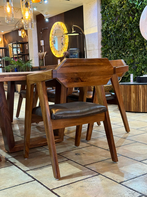 Comedor Tequisquiapan 8p con sillas Bernal