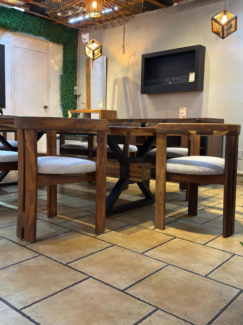 Comedor Huatulco con sillas victoria