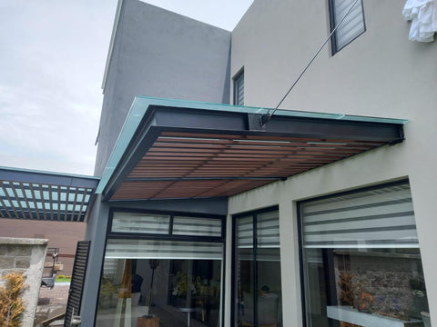 Pérgola con Celosía de Aluminio